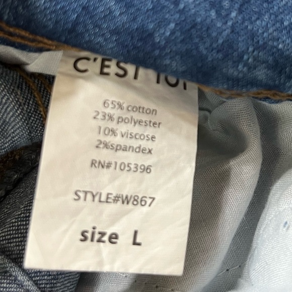 NWT C’est Toi Butt Magic Distressed Denim Shorts, Size Large - Picture 7 of 9